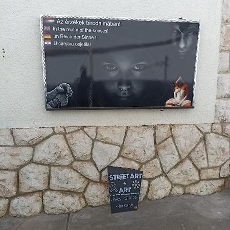 Ferienwohnung Uj Vilag Harkan Exterior foto