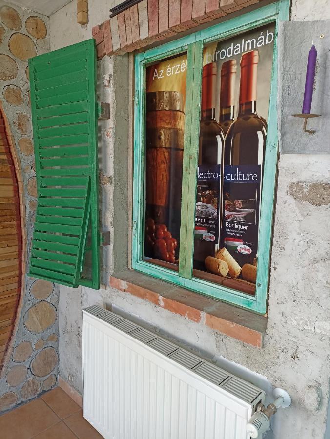 Ferienwohnung Uj Vilag Harkan Exterior foto