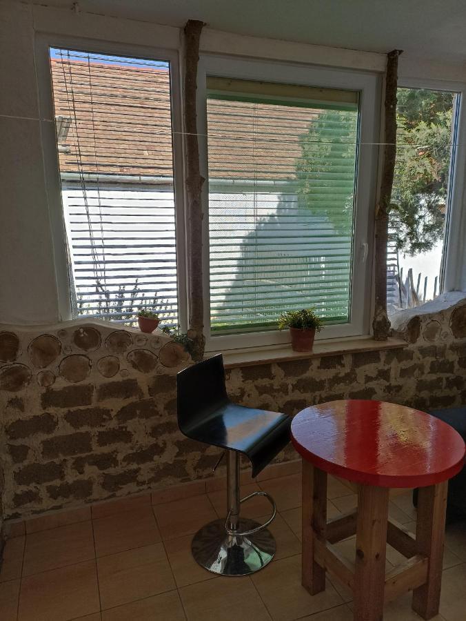 Ferienwohnung Uj Vilag Harkan Exterior foto