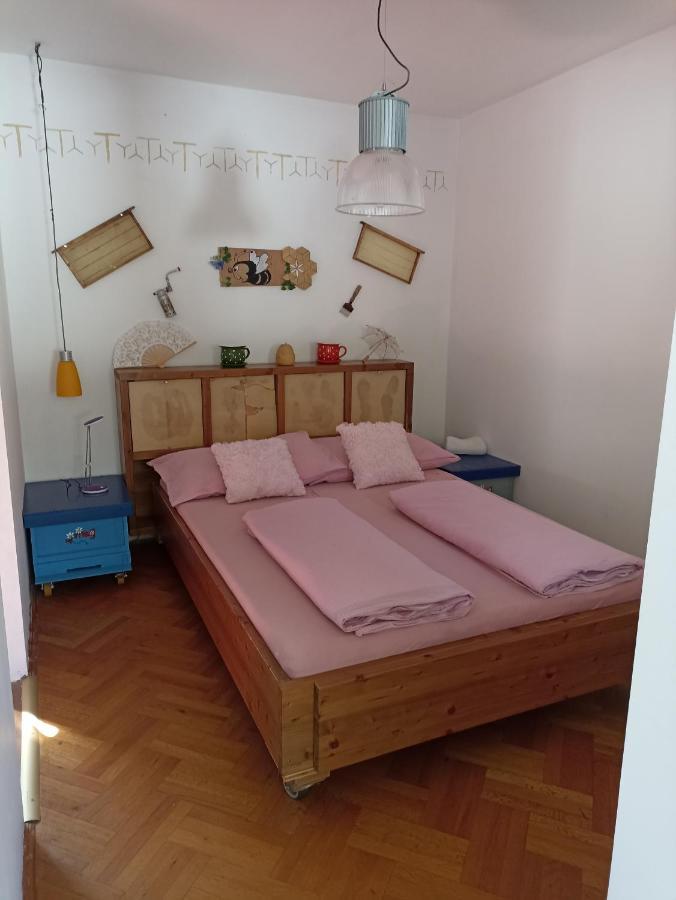 Ferienwohnung Uj Vilag Harkan Exterior foto