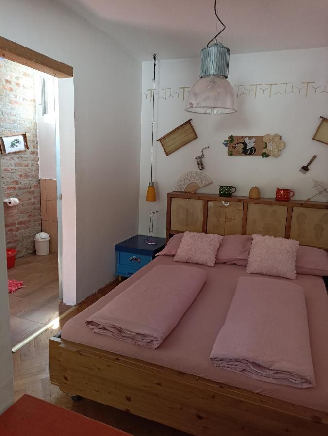 Ferienwohnung Uj Vilag Harkan Exterior foto