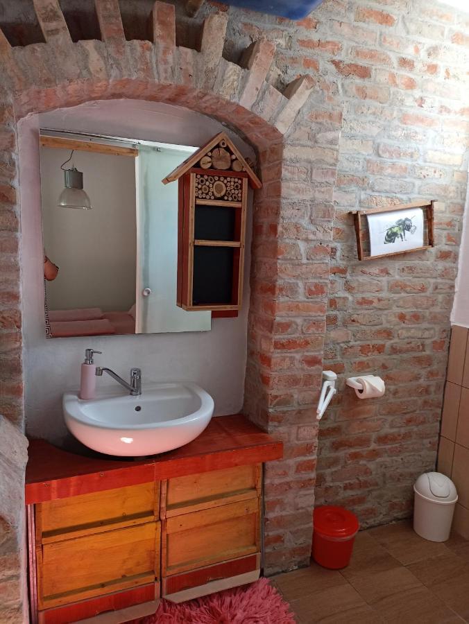 Ferienwohnung Uj Vilag Harkan Exterior foto